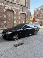 BMW 520d boîte auto pack m, Auto's, BMW, Automaat, Achterwielaandrijving, Zwart, Blauw