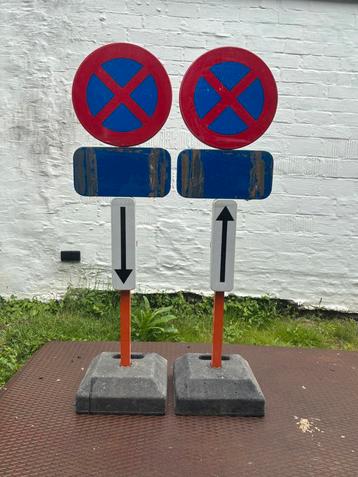 Set parkeerverbod borden E3 te huur beschikbaar voor biedingen