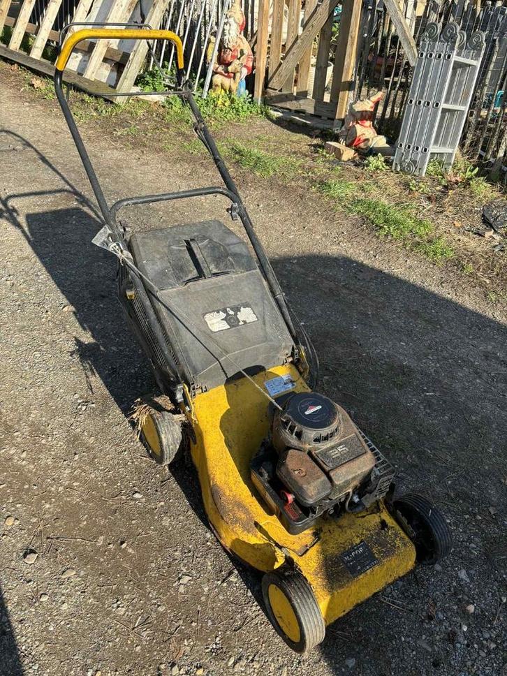 Grasmachine zelf trekker, Tuin en Terras, Grasmaaiers, Zo goed als nieuw, Ophalen