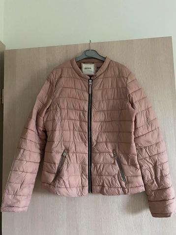 Veste légère rose  beschikbaar voor biedingen