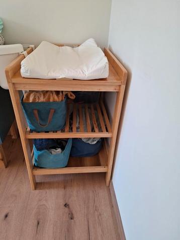Verzorgingstafel (ikea) beschikbaar voor biedingen