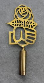 socialistisch symbool -roos, Ophalen