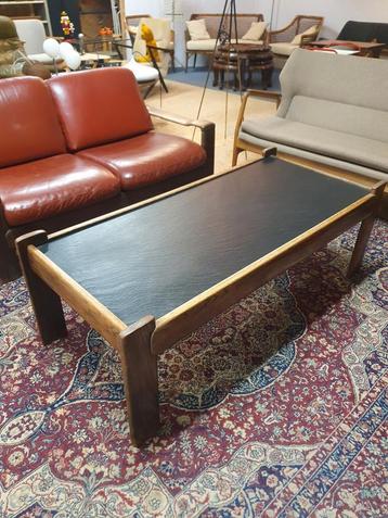 Vintage salontafel hout-leisteen rechthoekig beschikbaar voor biedingen