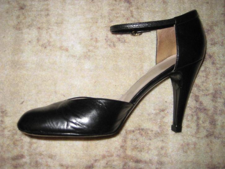 Zwarte Pumps met enkelriempje - maat 38 ½, Kleding | Dames, Schoenen, Gedragen, Pumps, Zwart, Ophalen of Verzenden