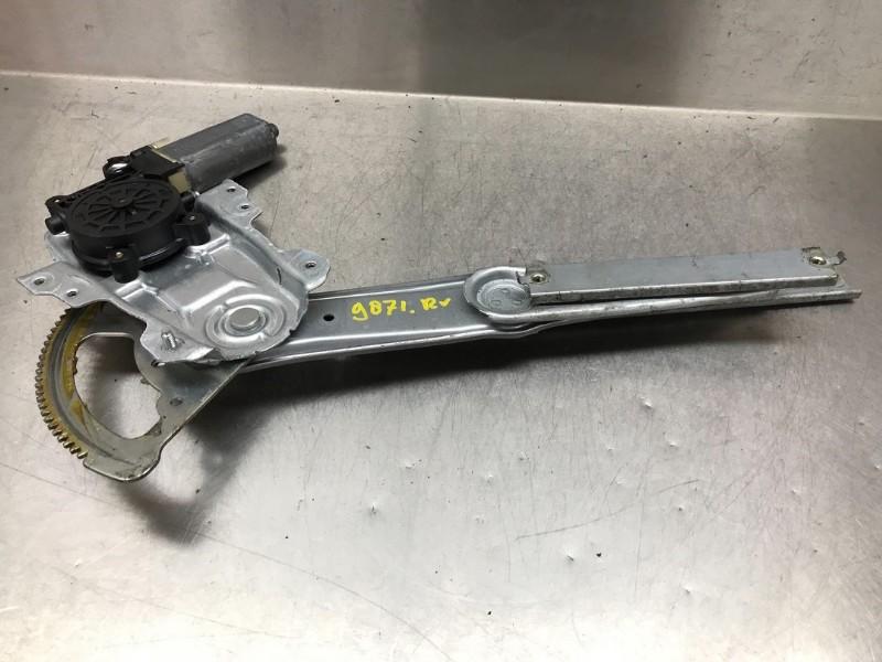 VITRE MECANISME AVANT DROIT Toyota Yaris (P1), Utilisé, Toyota