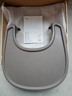 Stokke Nomi tray coffee, Kinderen en Baby's, Kinderstoelen, Ophalen, Zo goed als nieuw, Meegroeistoel, Afneembaar eetblad