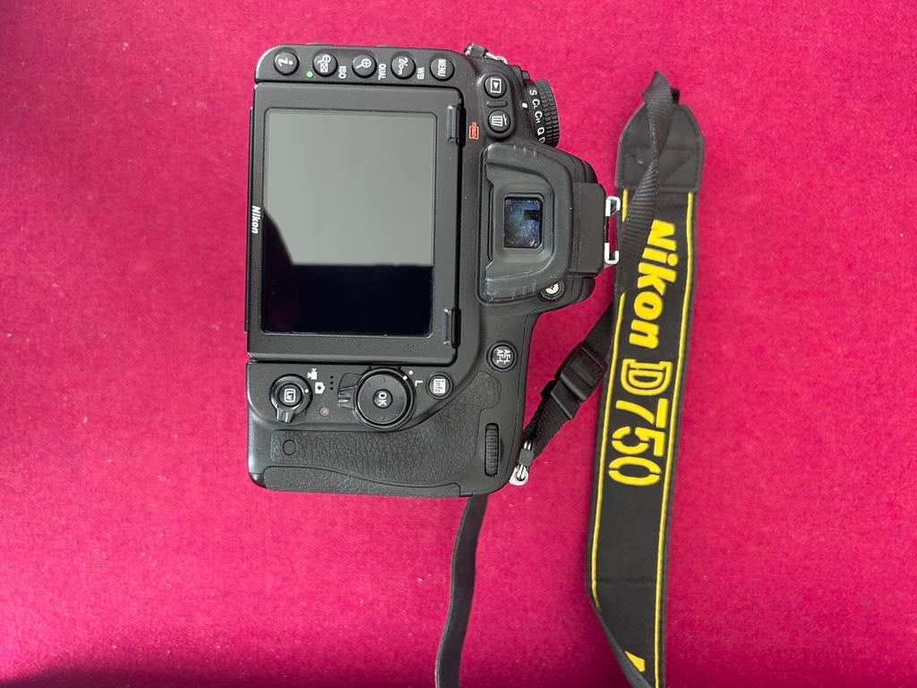 Nikon D750 + 2 objectifs + accessoires, Enlèvement, Comme neuf, Reflex miroir, Nikon