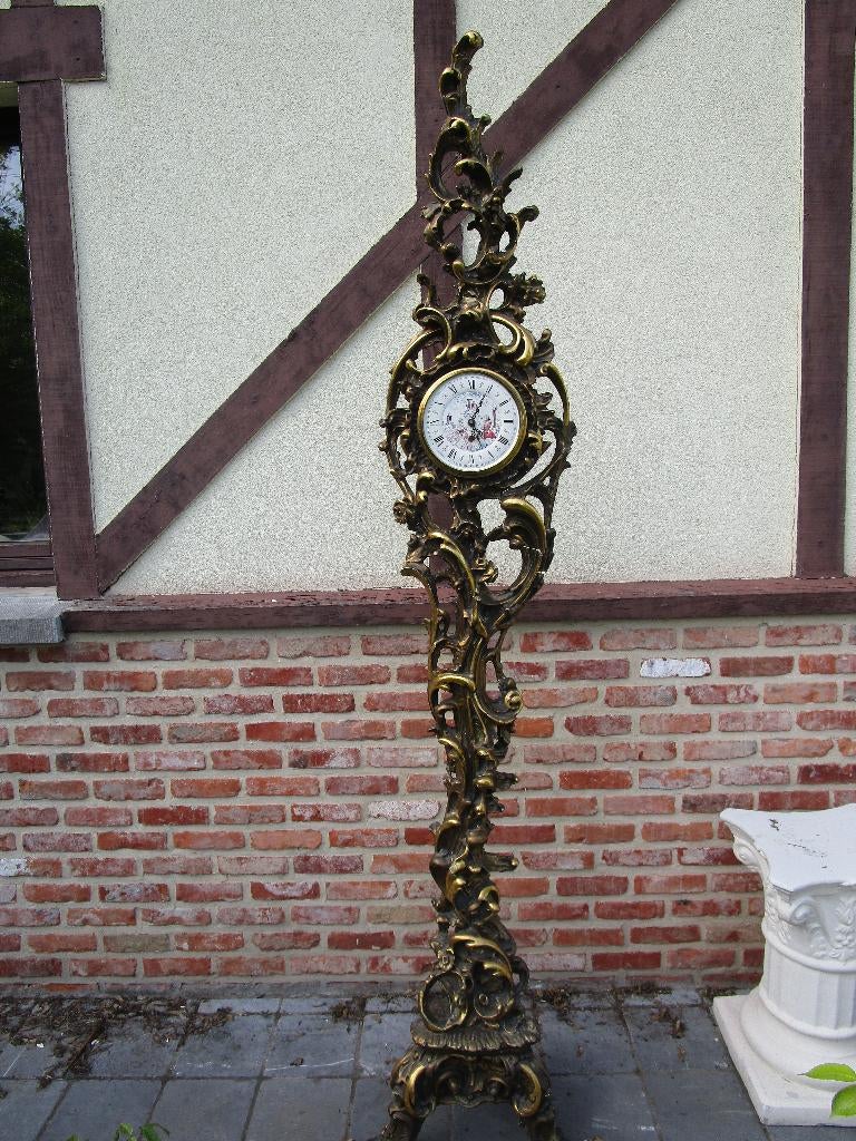 horloge baroque, Enlèvement