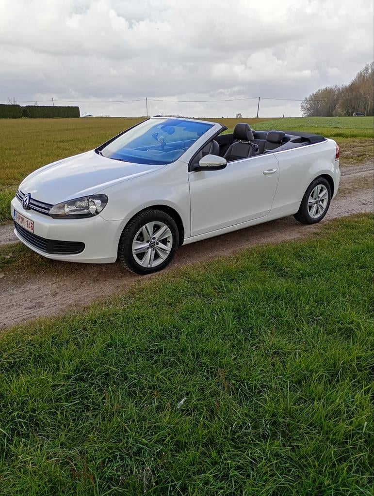 Golf cabriolet automatique en parfait état., Autos, 110 kW, Cabriolet, Carnet d'entretien, 2 portes