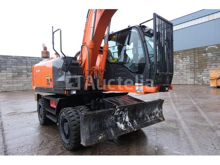 Pelle sur pneus Hitachi ZX170W-5B, Articles professionnels, Machines & Construction | Grues & Excavatrices, Grue