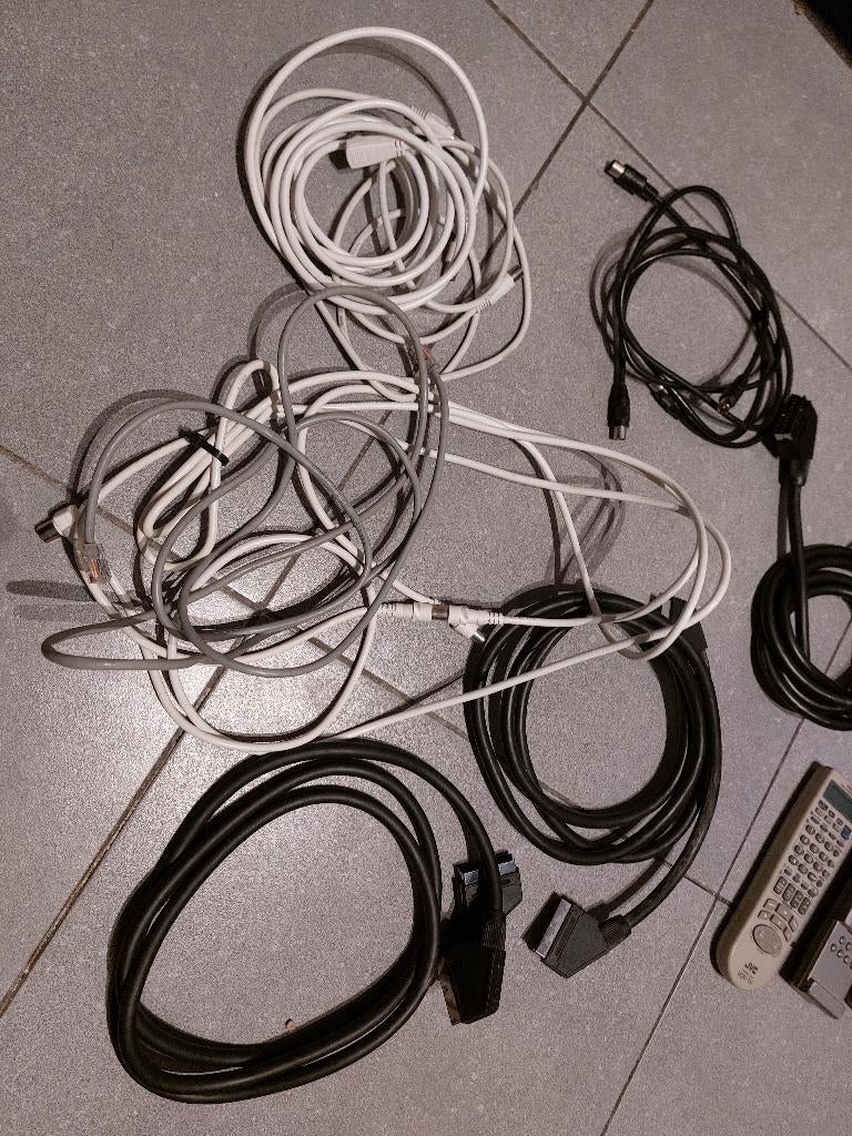 Kabels en afstandsbedieningen    µz, Audio, Tv en Foto, Afstandsbedieningen, Ophalen of Verzenden, Universeel