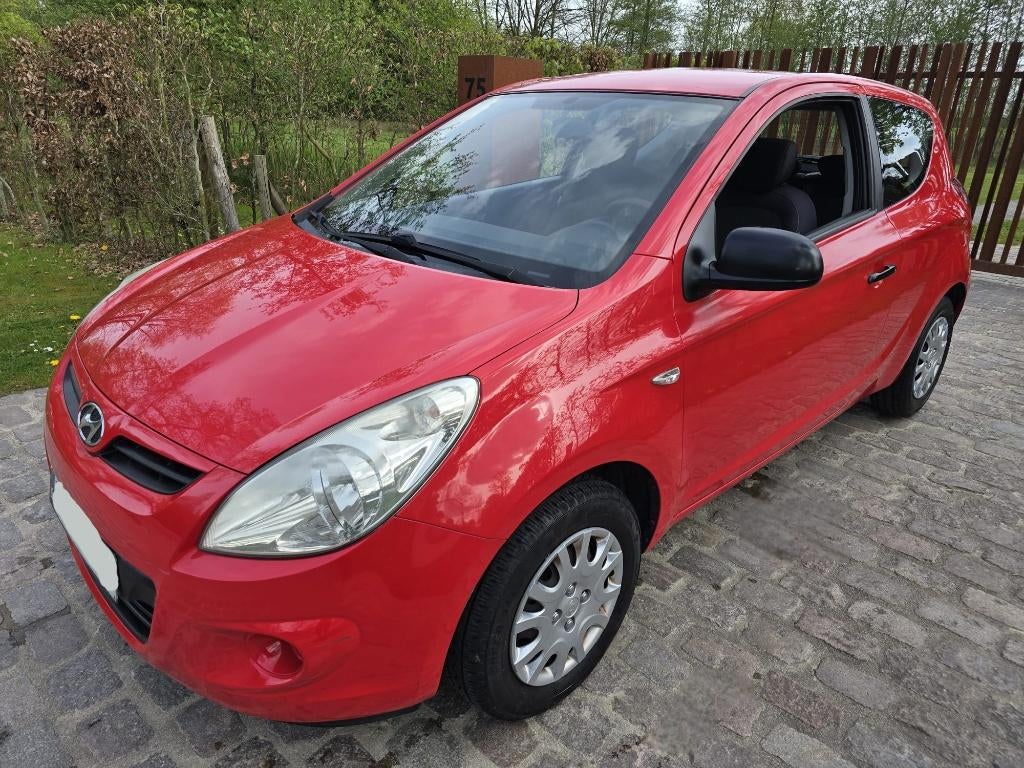 Hyundai I20 1.3i / 198.642 km / benzine, Stof, Zwart, 4 cilinders, USB