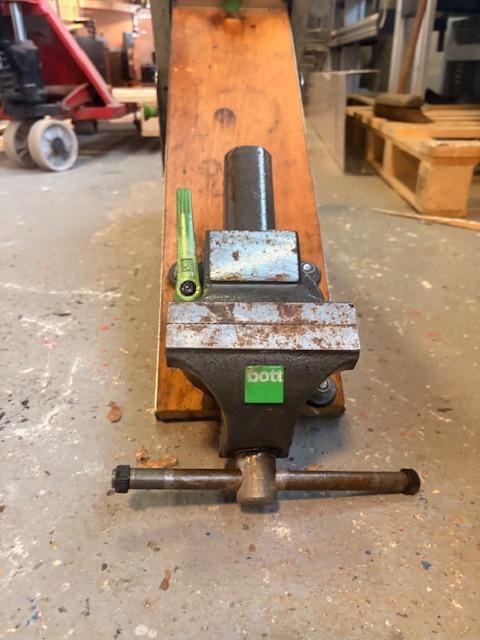 BOTT inklapbare bankschroef €150, Auto diversen, Auto-accessoires, Zo goed als nieuw, Ophalen