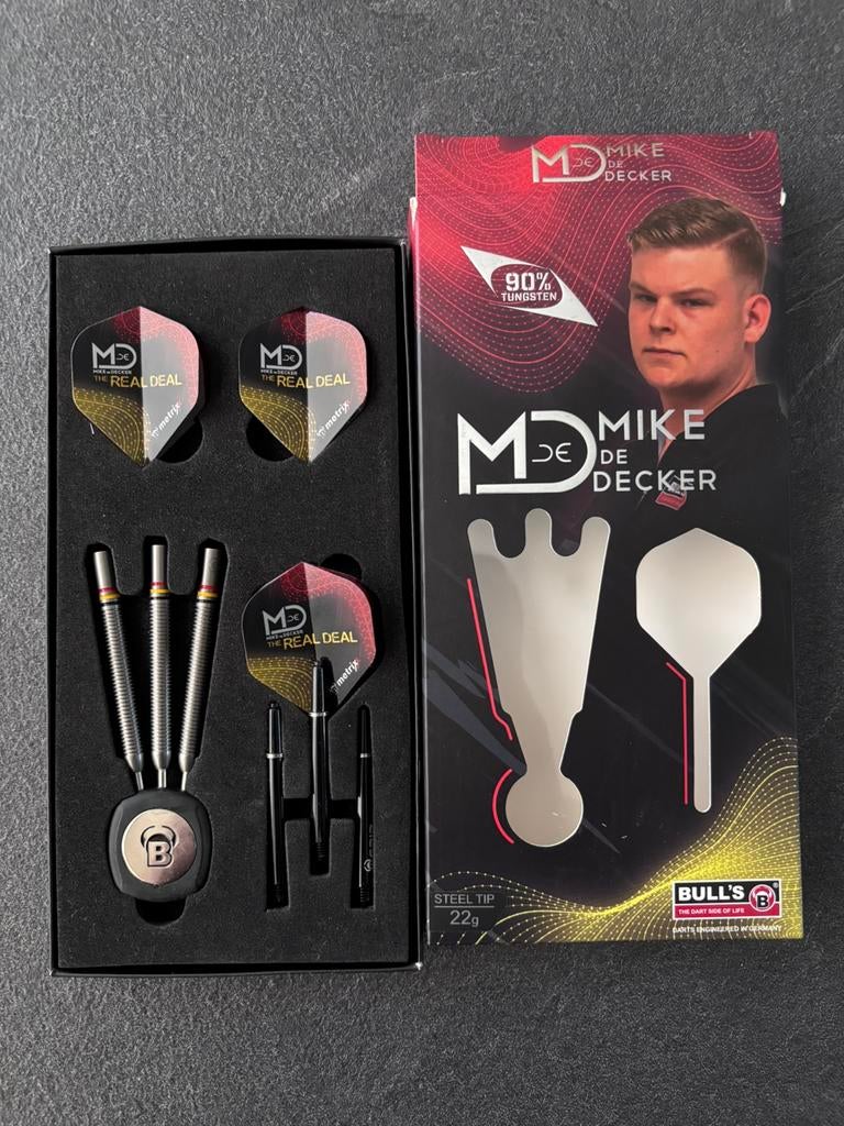 Bulls Mike de decker, Sport en Fitness, Darts, Ophalen, Nieuw, Pijlen