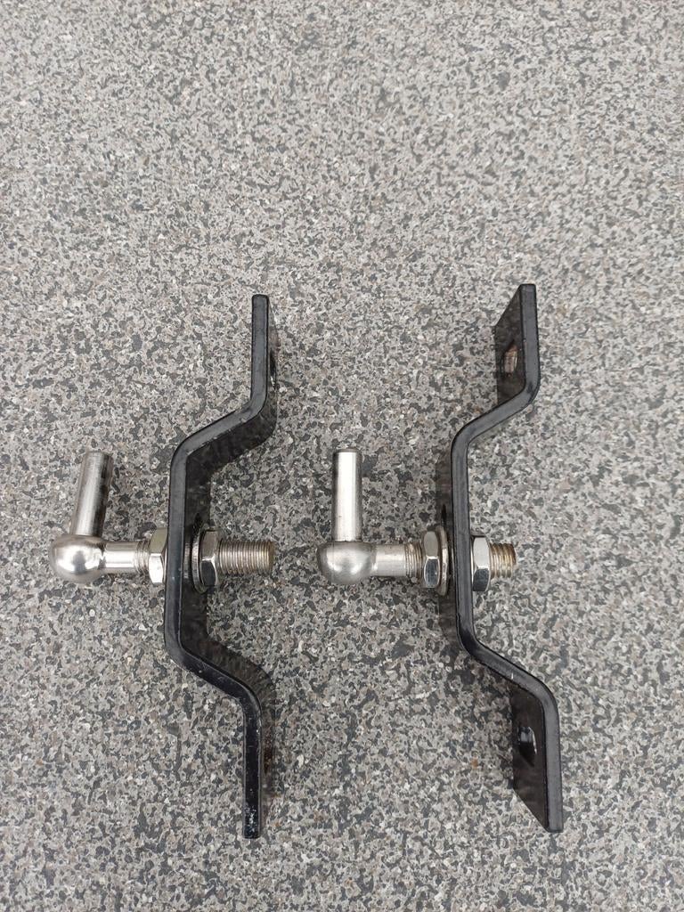 Muurbeugels om poort op te hangen., Ophalen of Verzenden