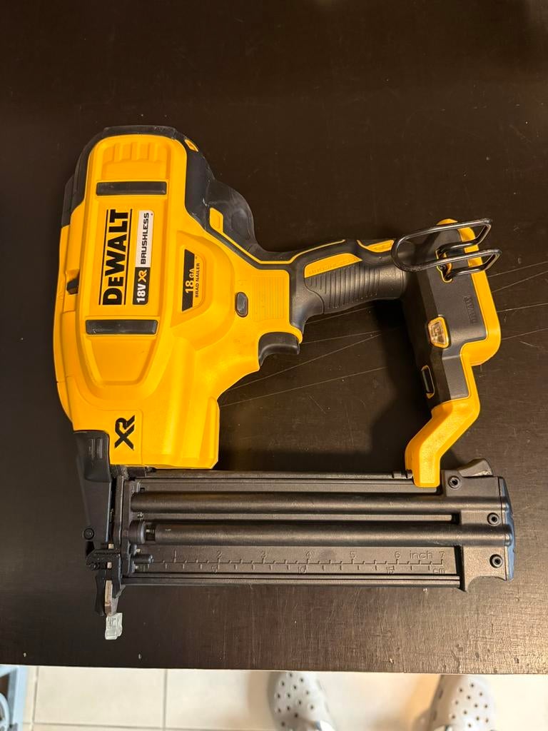 Cloueuse à pain sans balais DeWalt DCN680NT 18 V XR, Enlèvement ou Envoi, Comme neuf