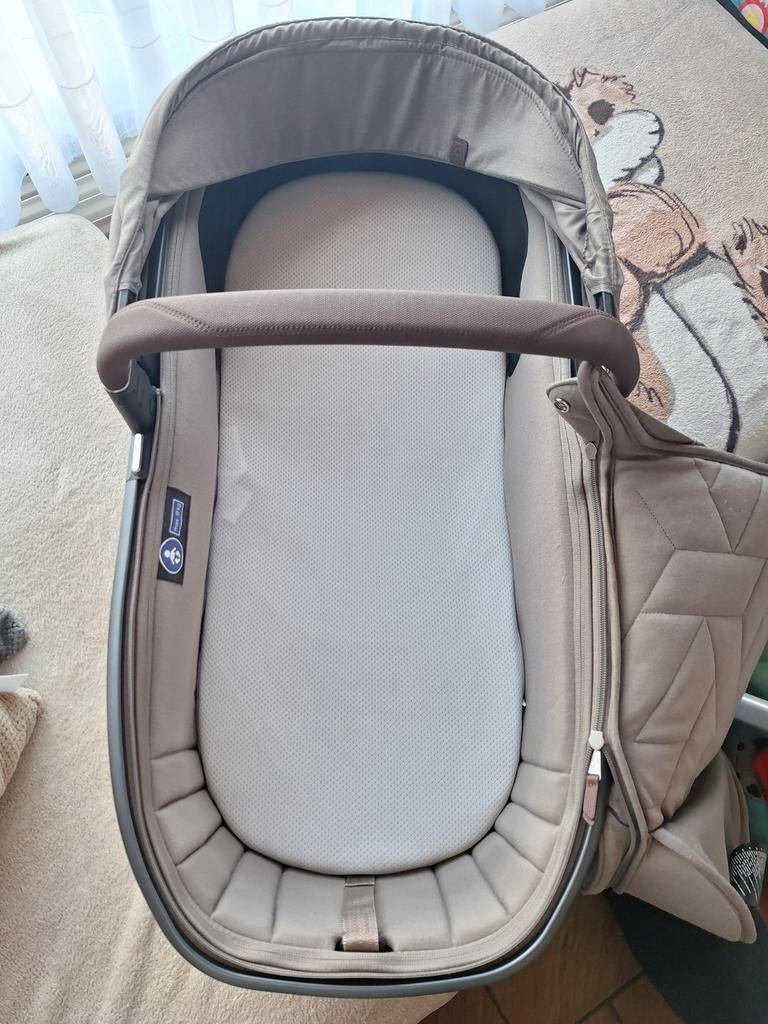 Maxi-Cosi Draagmand Fame Close2Me Twillic Truffle, Ophalen, Maxi-Cosi