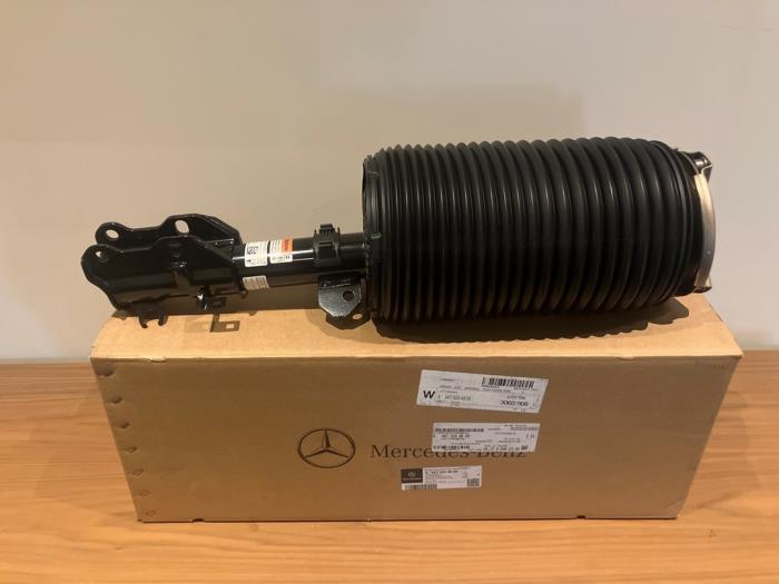 Amortisseur à air comprimé d'un Mercedes V-Klasse, Neuf, 3 mois de garantie, -, -
