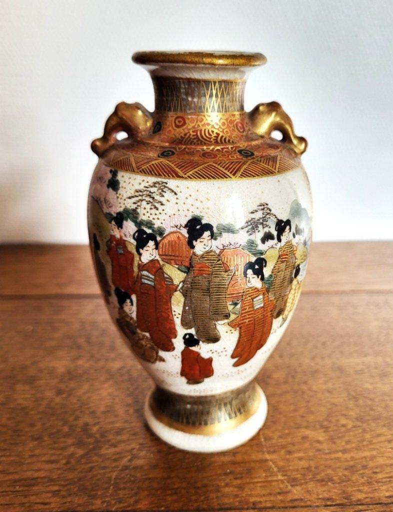 petit vase japonais Satsuma signé èpoque Meiji, Antiquités & Art, Antiquités | Vases, Enlèvement ou Envoi