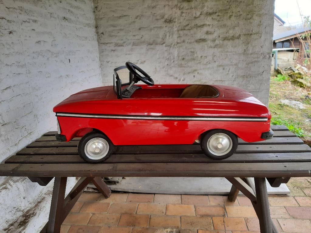 Petite voiture à pédales, Enlèvement, Comme neuf