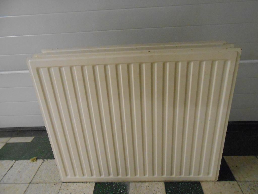 radiator, Bricolage & Construction, Chauffage & Radiateurs, Enlèvement, 60 à 150 cm, Radiateur, 30 à 80 cm
