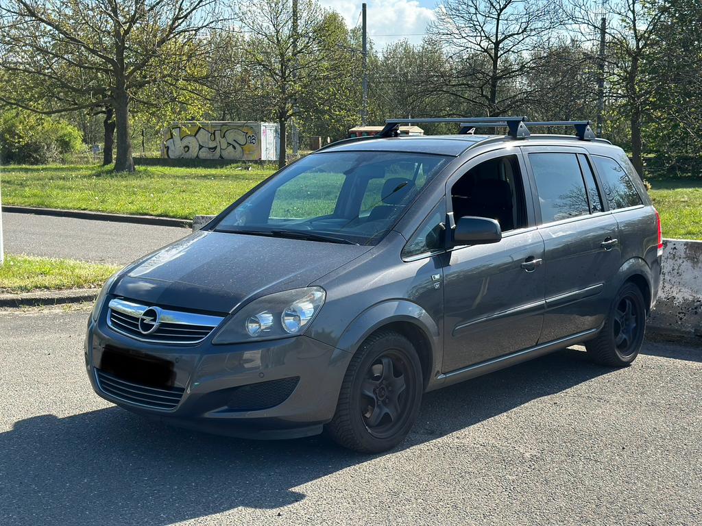 Gekeurd voor verkoop. Edition 111 benzine, Auto's, 1600 cc, Particulier, Zafira, Handgeschakeld