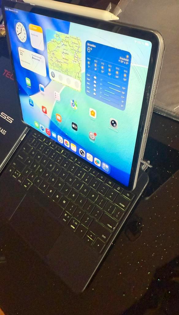 Ipad Pro 12.9 6th génération M2 Clavier+Pen, Informatique & Logiciels, Apple iPad Tablettes, Comme neuf, Enlèvement ou Envoi