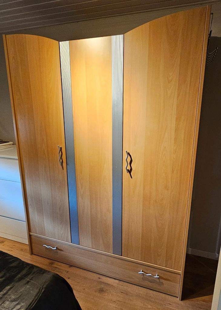 Eenpersoonskamer met veel opbergruimte in zeer goede staat., Huis en Inrichting, Slaapkamer | Complete slaapkamers, Ophalen