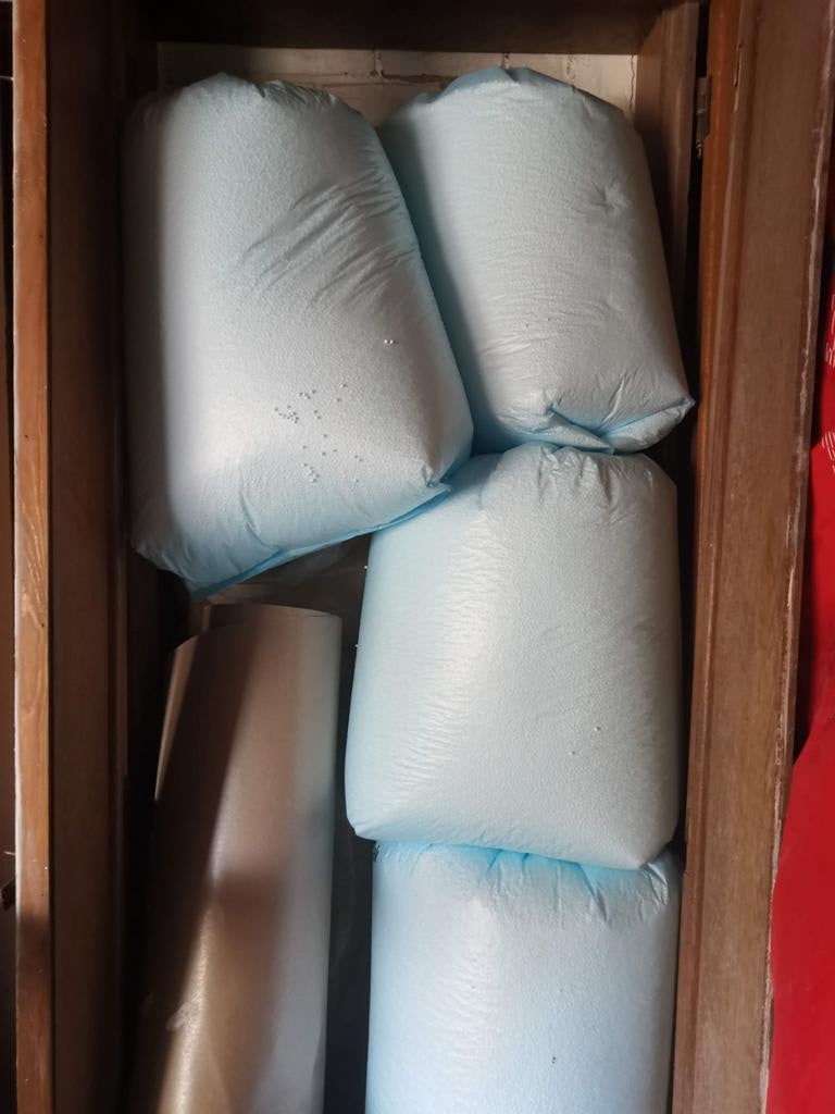 250l de balles Isimo à vendre, Enlèvement