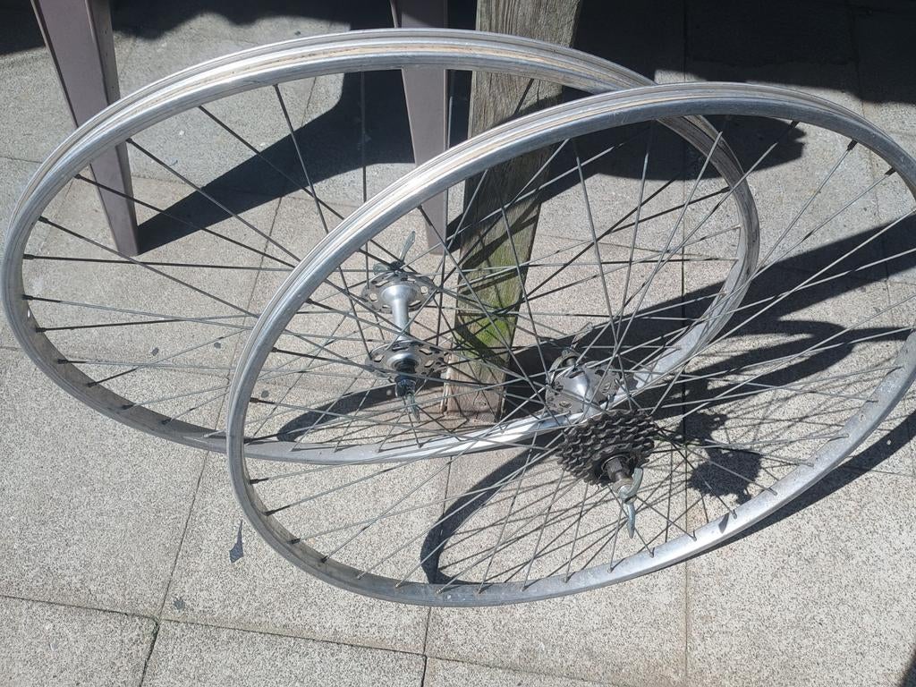 Onderdelen zoals wielen remmen derarieur en schakelaar, Enlèvement, Freins