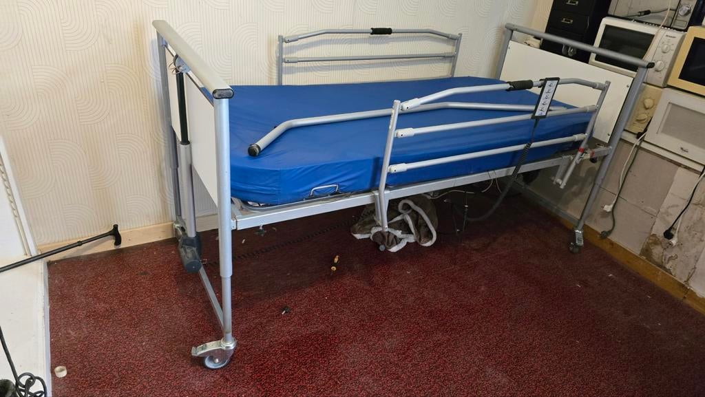 lit médicalisé gohy complet avec matelas anti-escarres dimen, Enlèvement ou Envoi