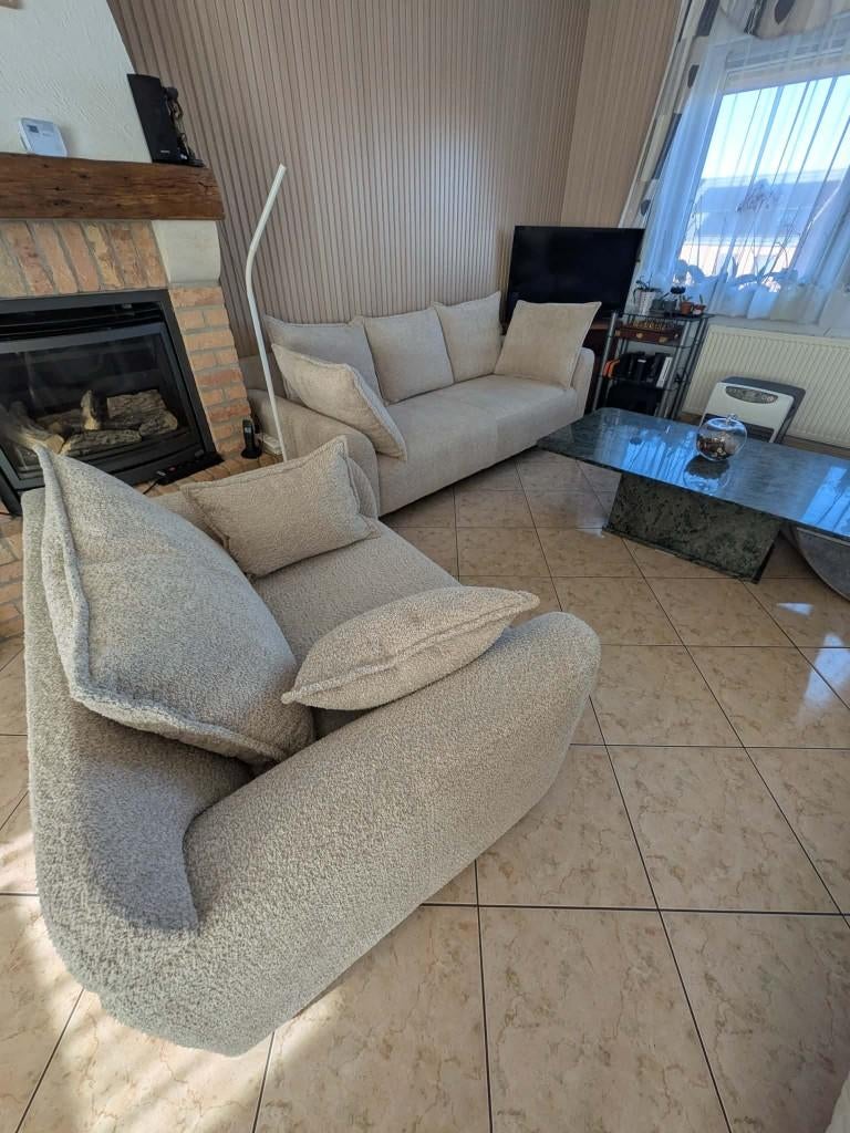 Magnifique fauteuil de couleur beige, Maison & Meubles, 125 cm ou plus, Enlèvement, Neuf, 75 à 100 cm