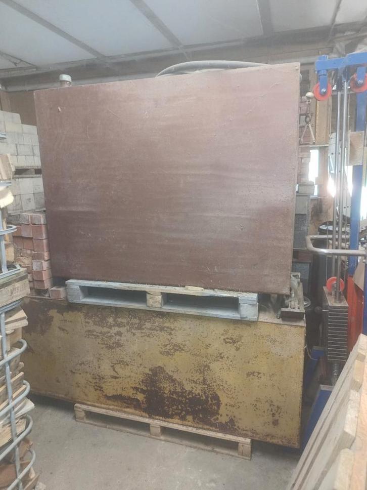 2 lekvrije ijzeren mazout tanks + slang en pistool om tanken, Doe-het-zelf en Bouw, Platen en Panelen, Ophalen