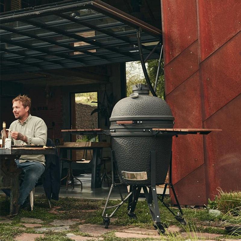 The Bastard Urban Large kamado BBQ + €320 accessoires, Jardin & Terrasse, Barbecues au charbon de bois, Enlèvement, Comme neuf