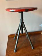 Metalen kruk industriële look, Ophalen, Zo goed als nieuw