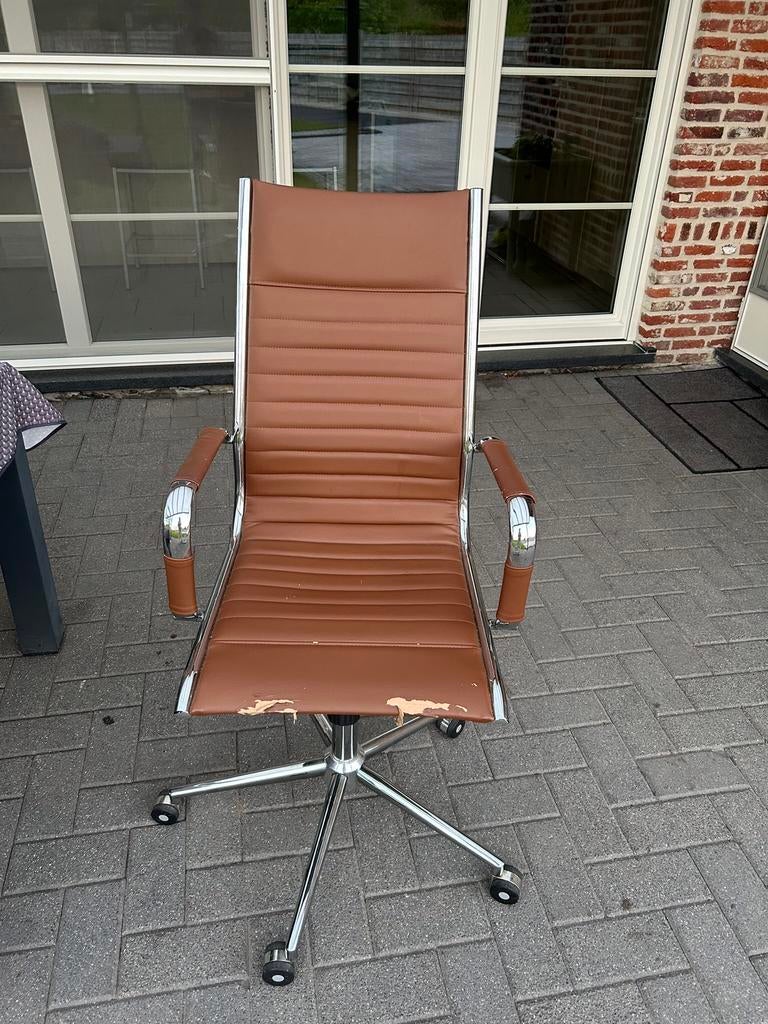 Bureaustoel, Enlèvement