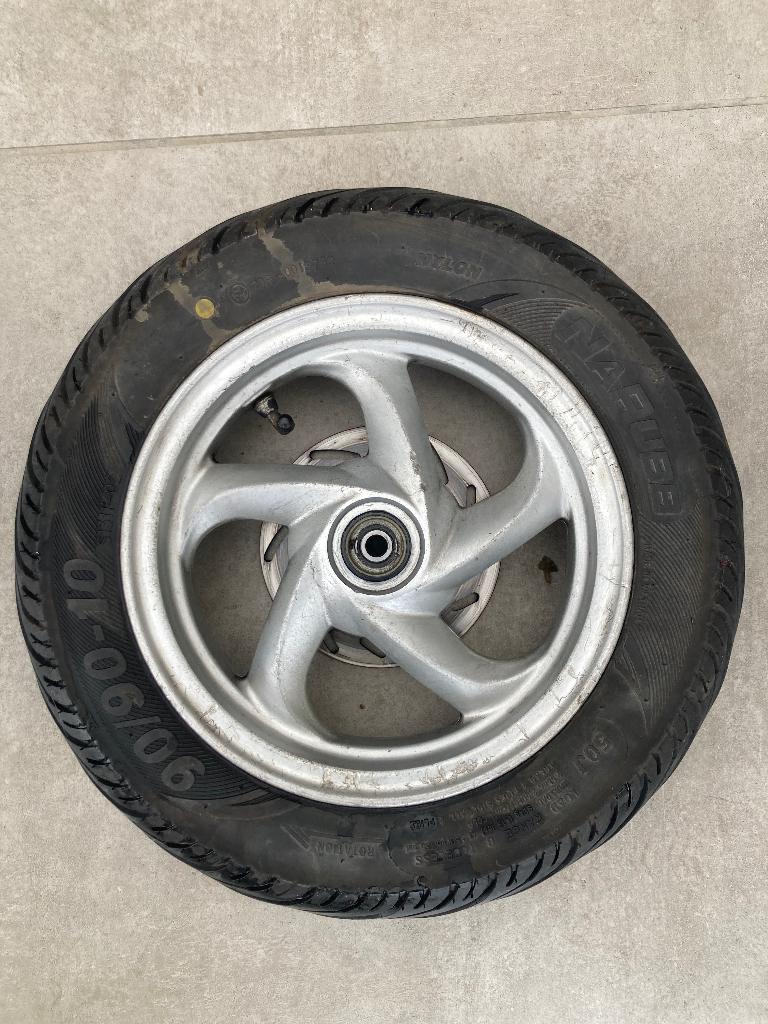 Jante et pneu de scooter 50cc, Vélos & Vélomoteurs, Envoi, Utilisé, SYM