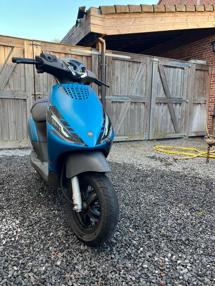 Piaggio Zip, Vélos & Vélomoteurs, Scooters | Piaggio, Utilisé, Zip, Classe B (45 km/h), Essence, Enlèvement