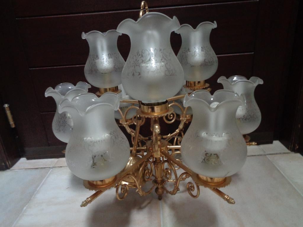 *Prachtige antieke bronzen luchter met bewerkt opalineglas, Ophalen of Verzenden