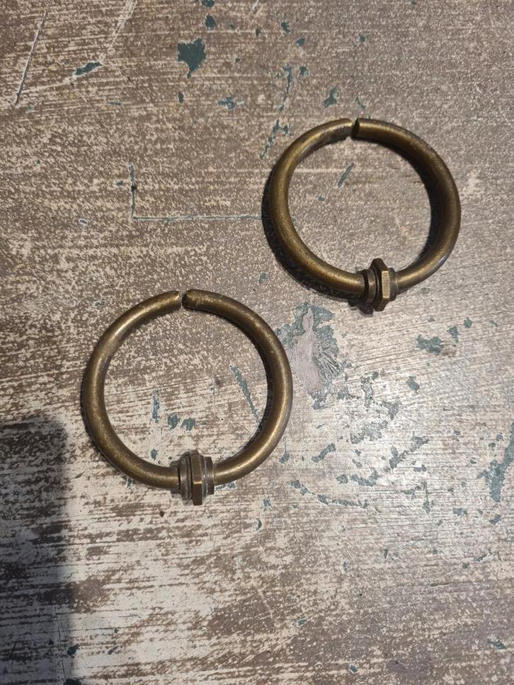 Anneaux anciens en cuivre pour une armoire de Malines, Antiquités & Art, Antiquités | Bronze & Cuivre, Enlèvement ou Envoi