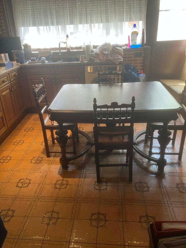 mechelse tafel +stoelen 120euro, Ophalen