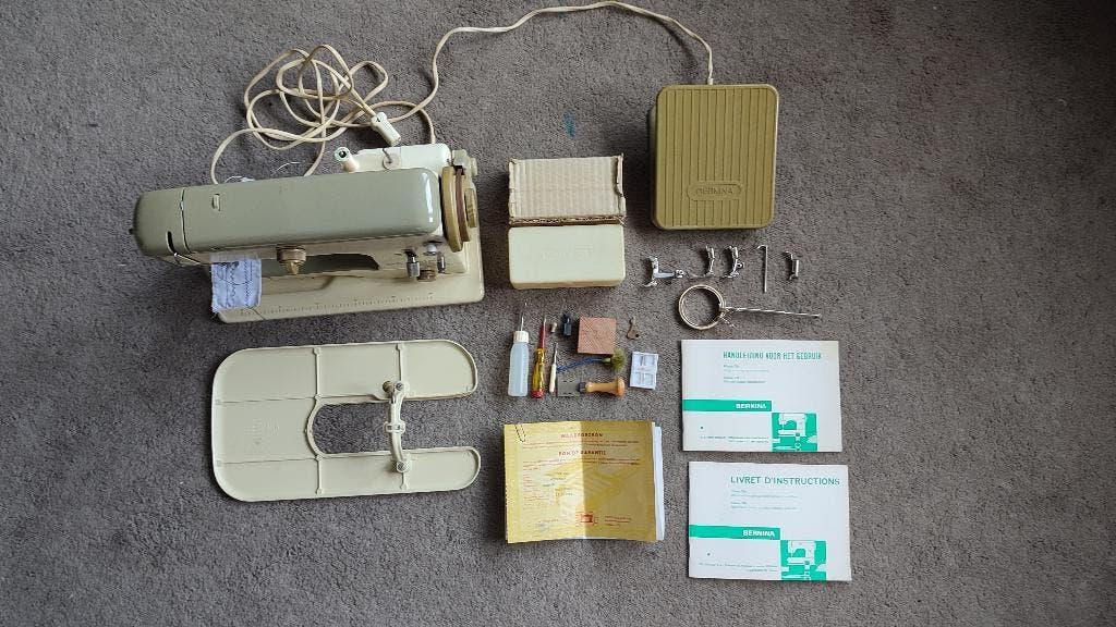 Vintage Bernina 700 naaimachine (1966) — volledige set, Hobby en Vrije tijd, Naaimachines en Toebehoren, Gebruikt, Naaimachine