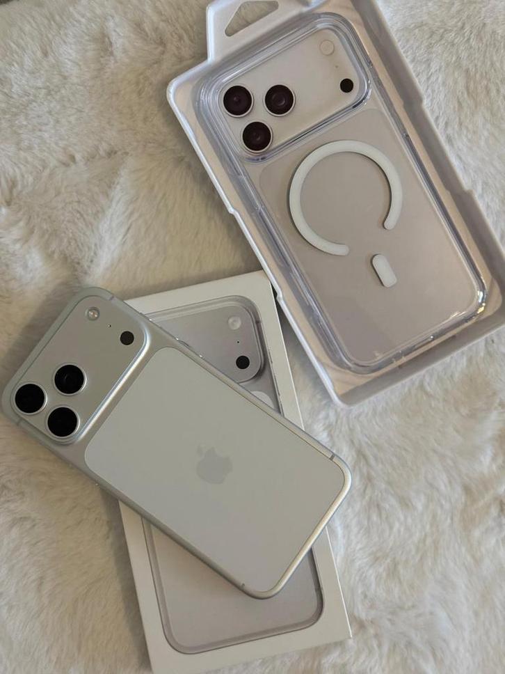 IPHONE 17 pRO MAX 256gb, Télécoms, Téléphonie mobile | Housses, Coques & Façades | Apple iPhone, Comme neuf, Enlèvement