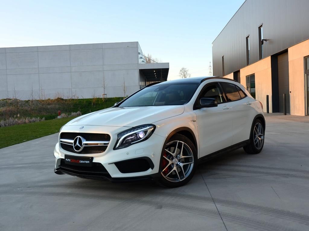 ✅Mercedes GLA AMG 45 * 4matic * met Open Pano schuifdak, Auto's, Mercedes-Benz, Automaat, Monovolume, 4 cilinders, Wit