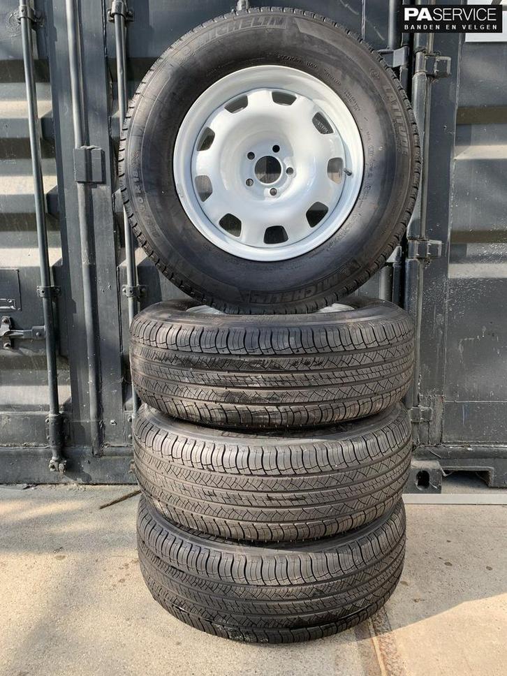 5x Originele 18 inch Fuji White Defender zomer / winterset, Auto-onderdelen, Banden en Velgen, Velg(en), Gebruikt, Ophalen of Verzenden