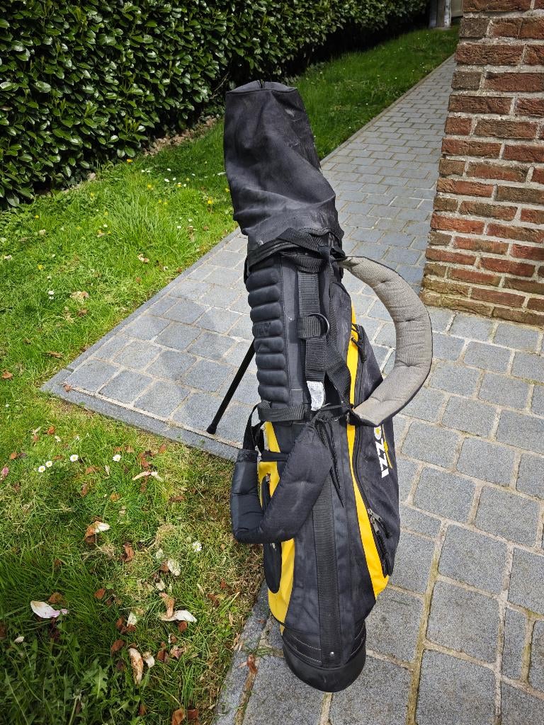 Sac de golf IZZO + 9 clubs Wilson + 1 putter Donnay, Sports & Fitness, Golf, Enlèvement, Sac