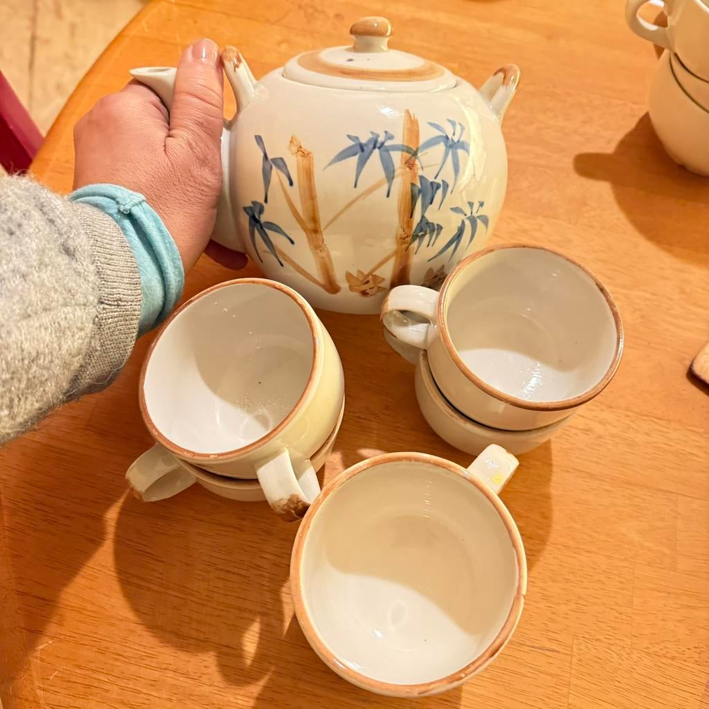 Set theiere et tasses en porcelaine, Enlèvement ou Envoi, Porcelaine