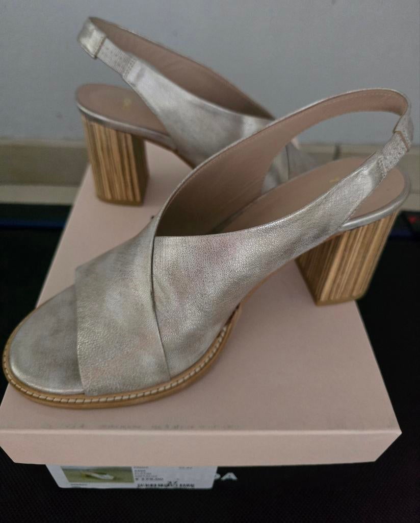 Nieuwe collectie 2026  Zinda schoentjes, Vêtements | Femmes, Enlèvement ou Envoi