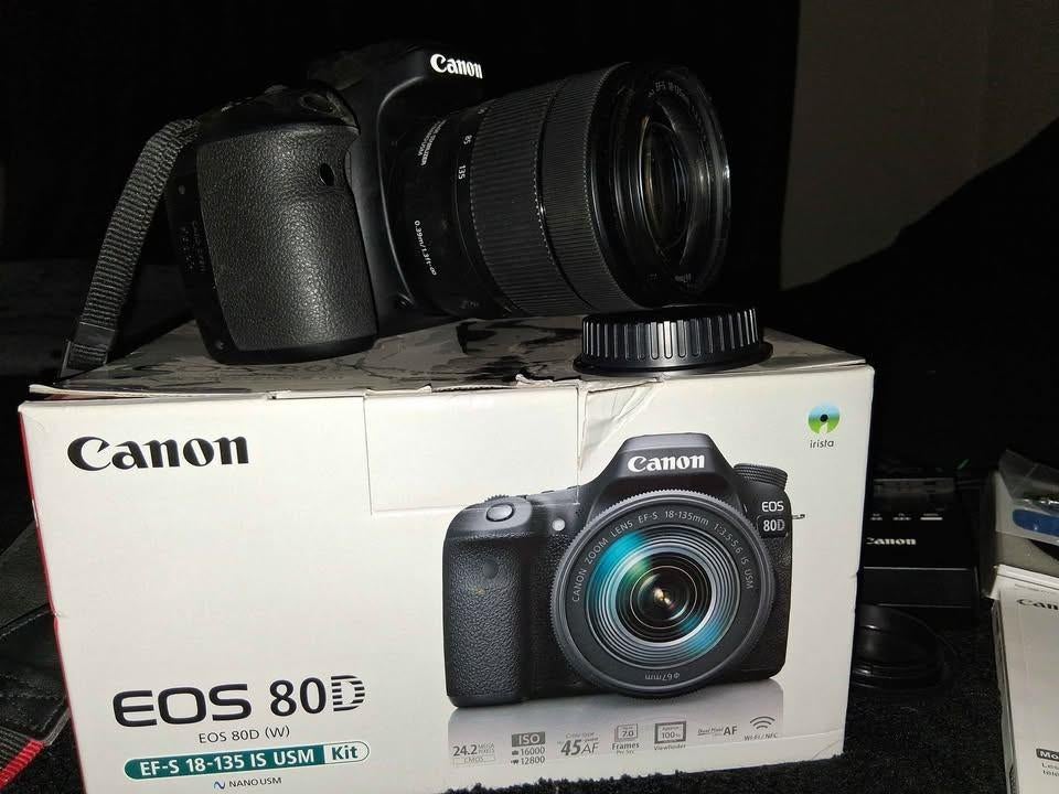 Kit complet Canon EOS 80D + 18-135, Canon, Comme neuf, Enlèvement, 8 fois ou plus