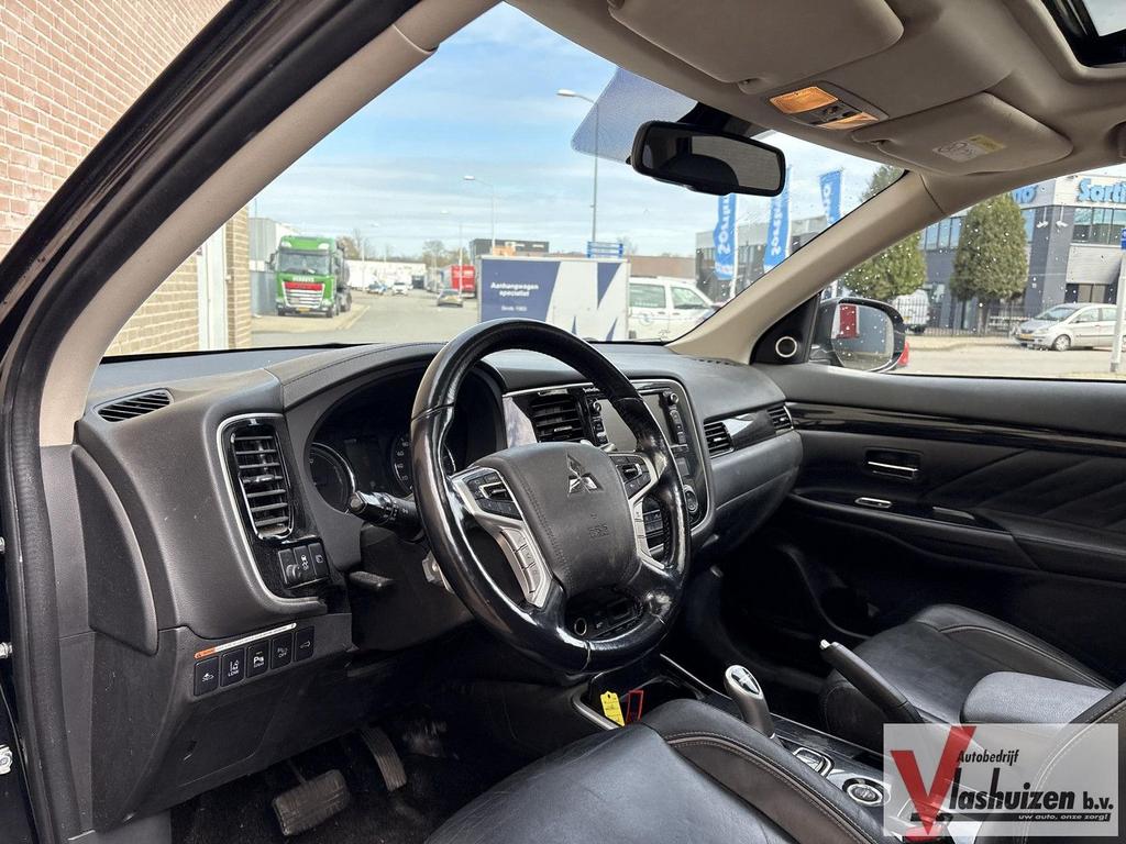 Mitsubishi Outlander 2.0 PHEV Instyle+ | Schuif/Kanteldak |, Auto's, Mitsubishi, Zwart, Elektrische ramen, Bedrijf, Hybride Elektrisch/Benzine